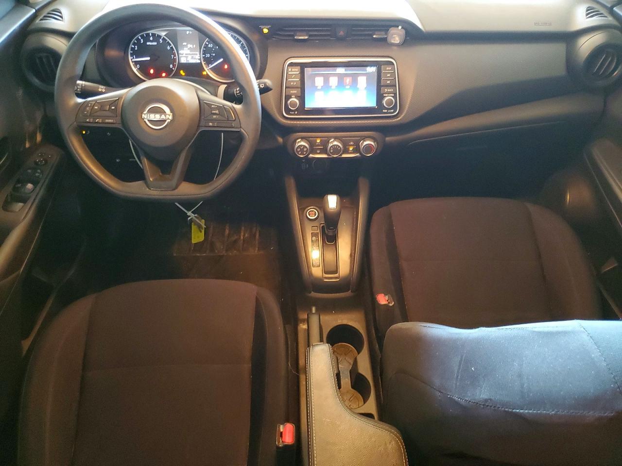 2024 NISSAN KICKS