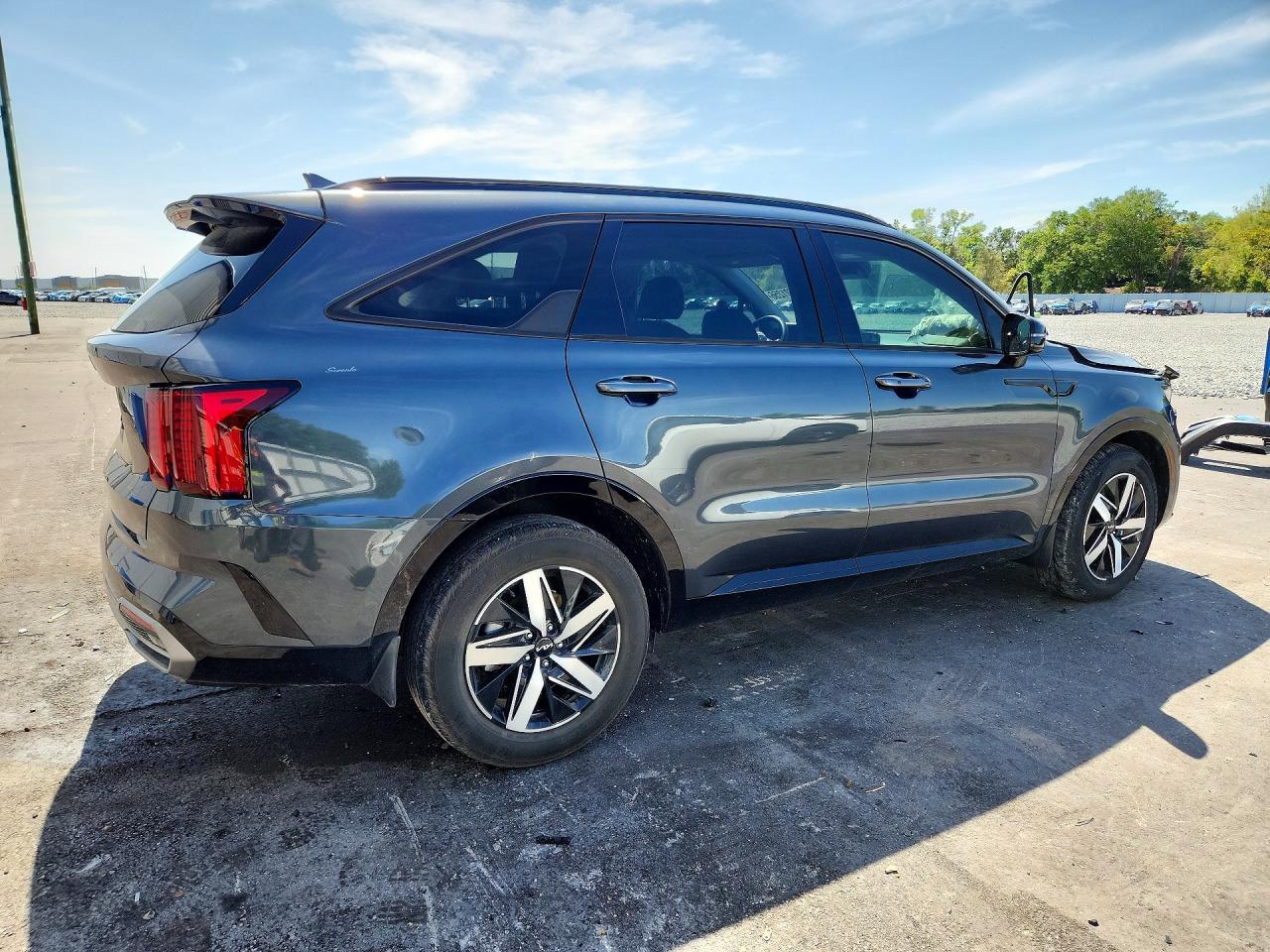 2023 KIA SORENTO