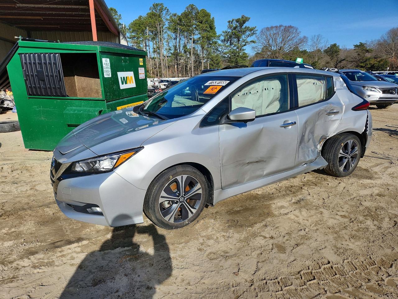 2020 NISSAN LEAF