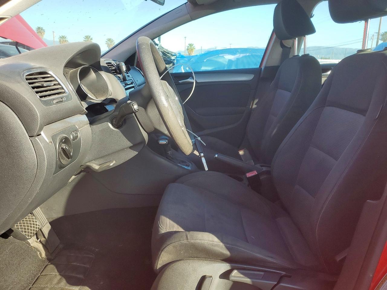 2011 VOLKSWAGEN GOLF