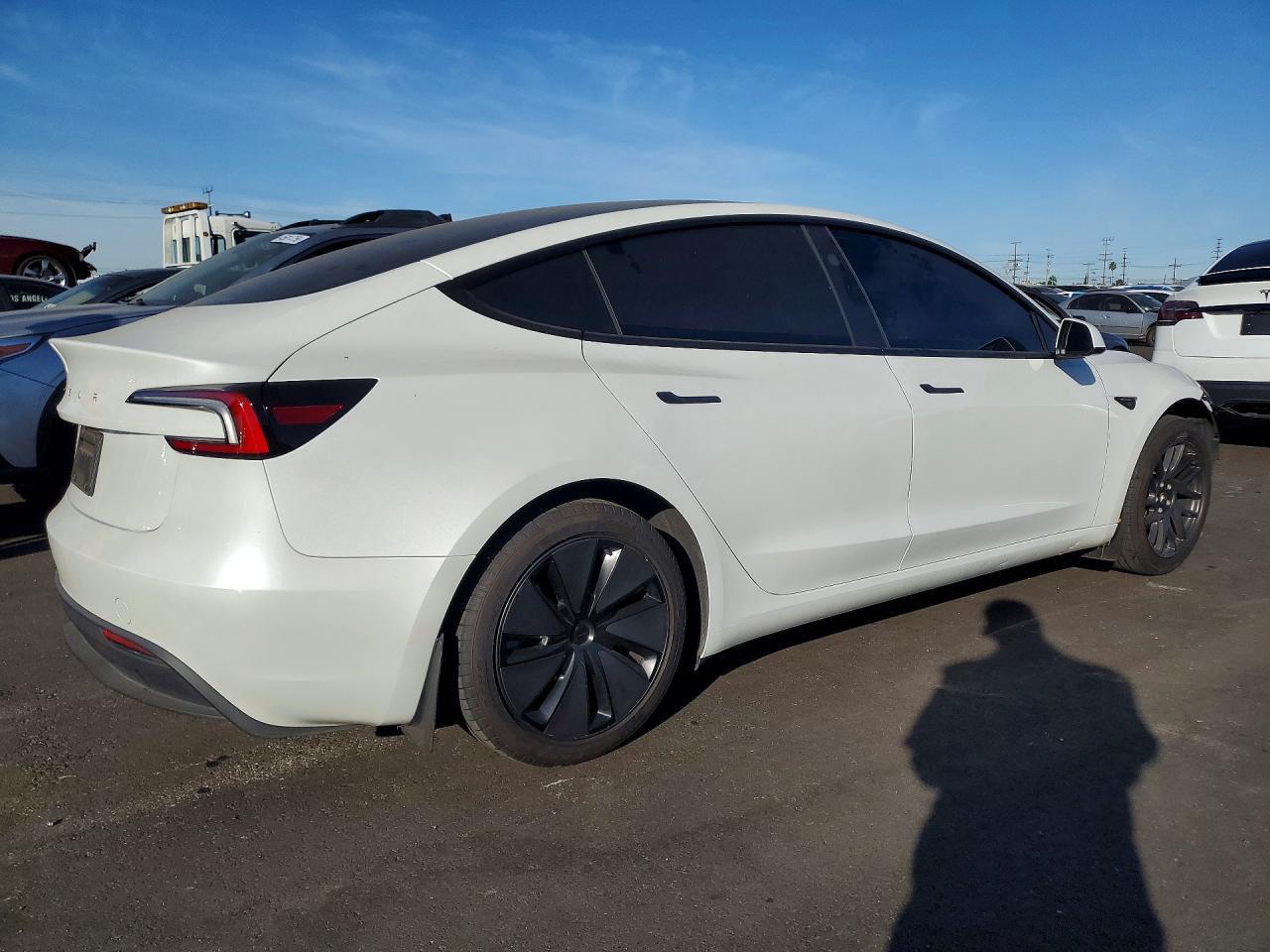 2025 TESLA MODEL 3