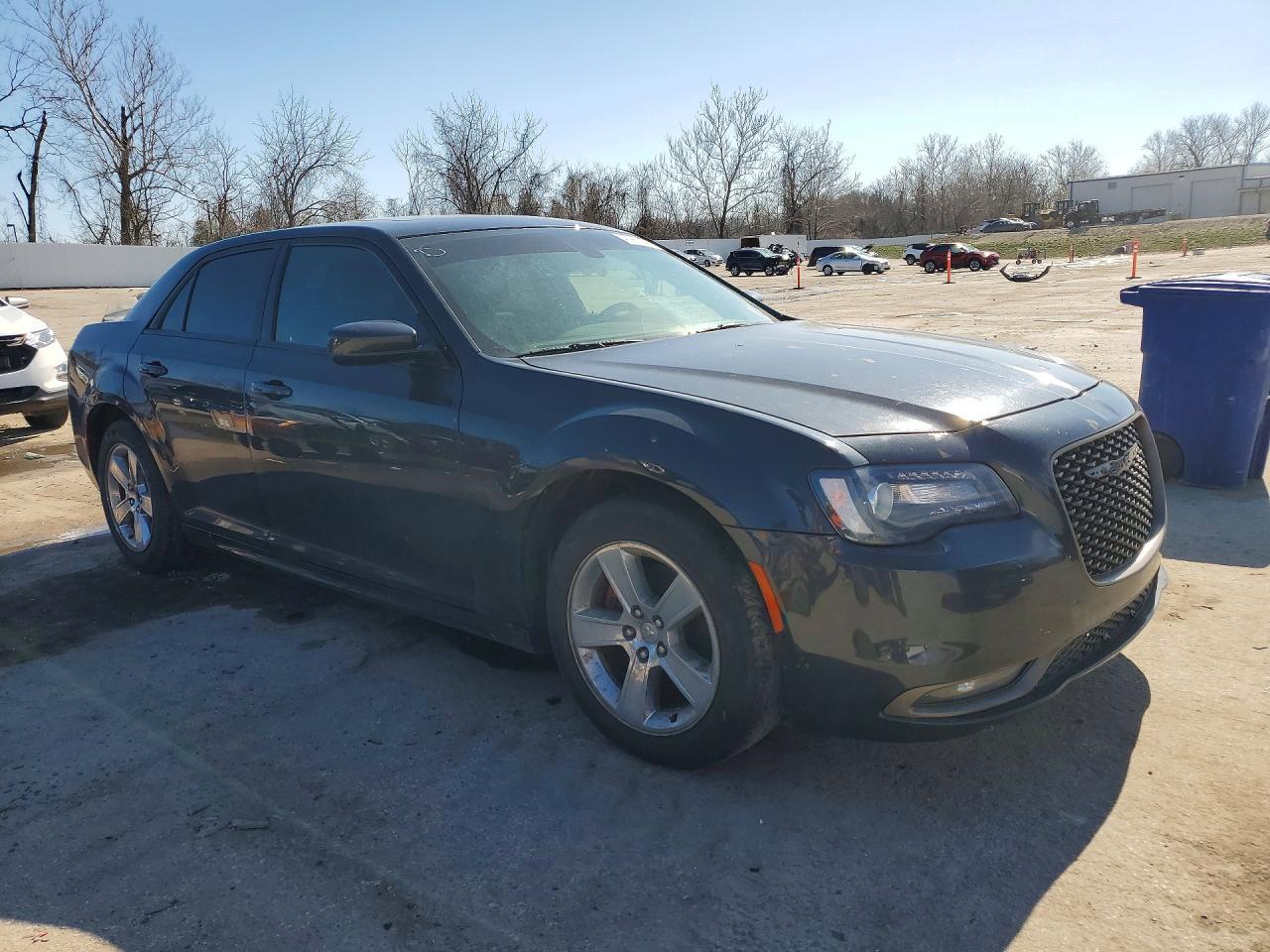 2019 CHRYSLER 300