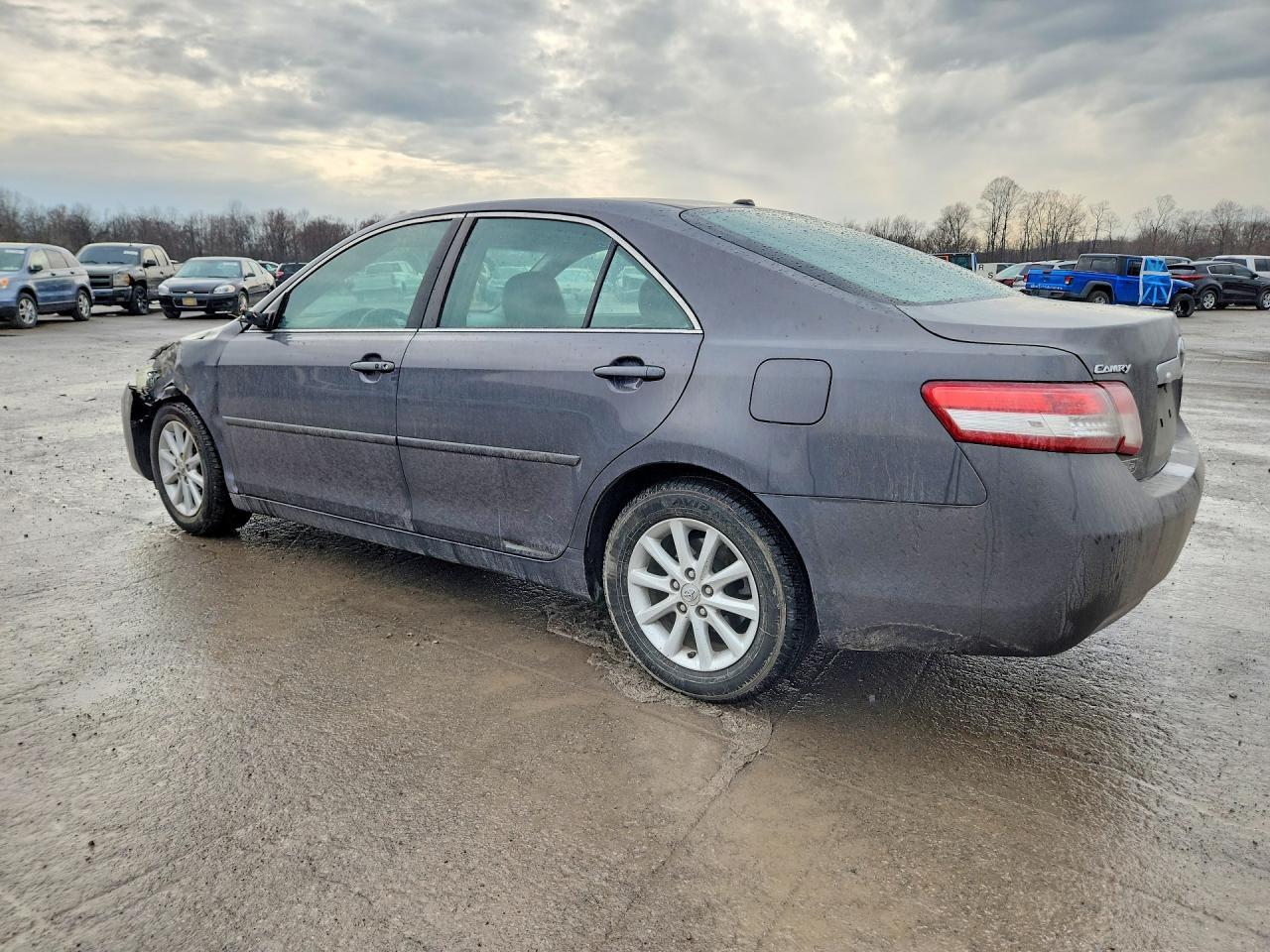 2011 TOYOTA CAMRY