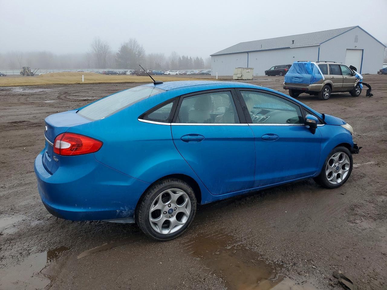 2013 FORD Fiesta