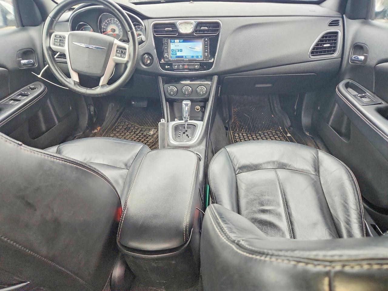 2011 CHRYSLER 200
