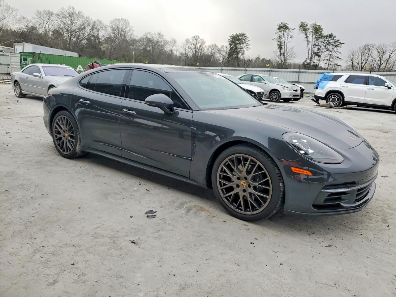 2017 PORSCHE Panamera