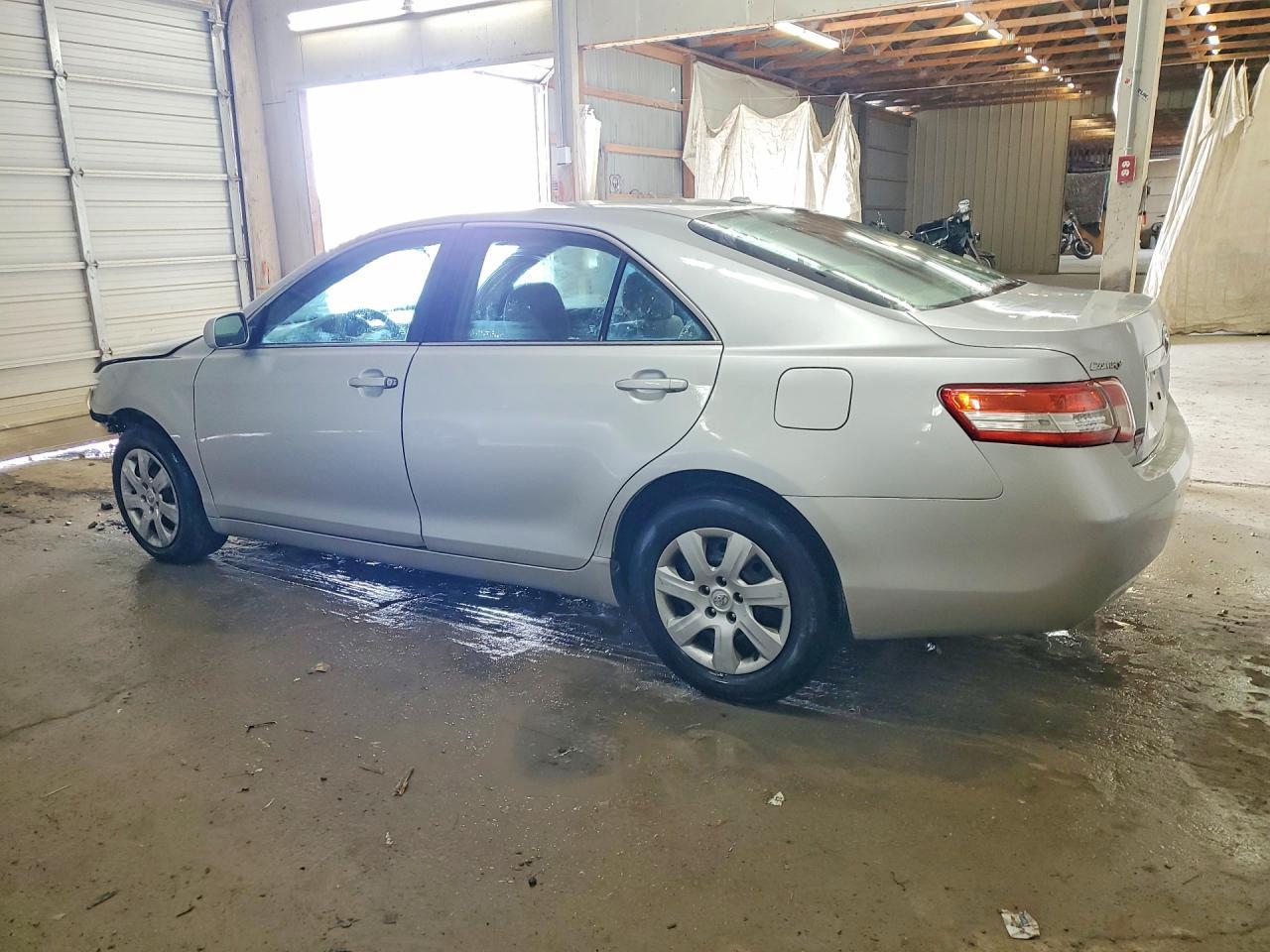 2011 TOYOTA CAMRY