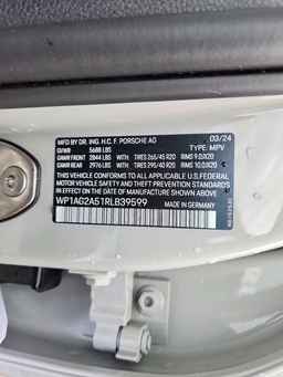 2024 PORSCHE Macan