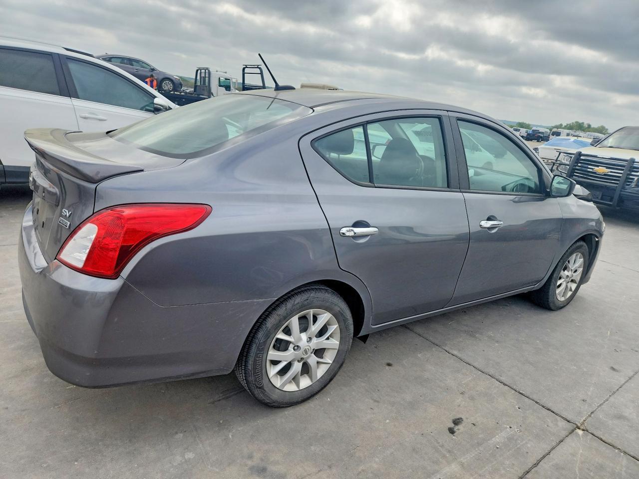 2018 NISSAN VERSA