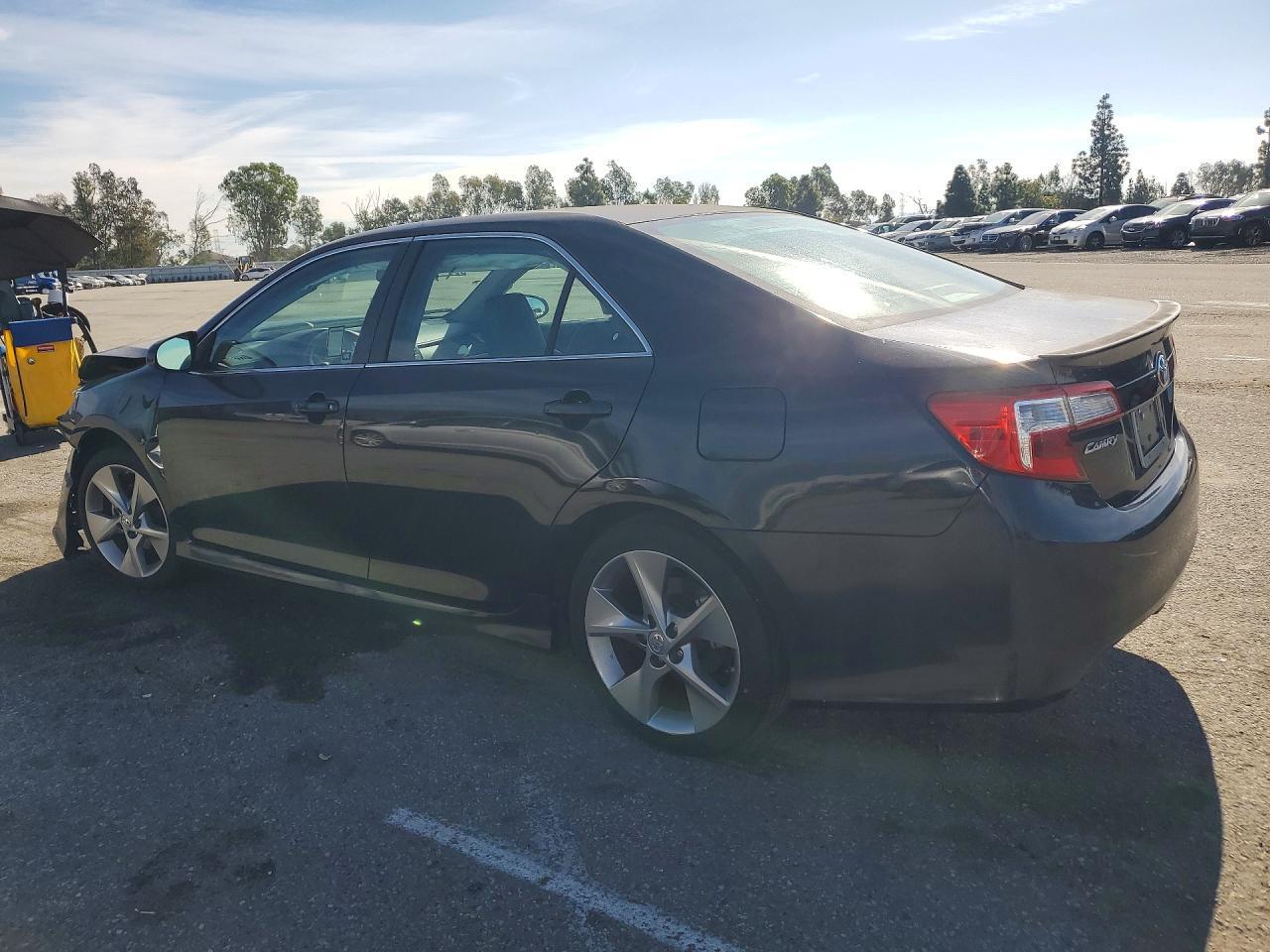 2014 TOYOTA CAMRY