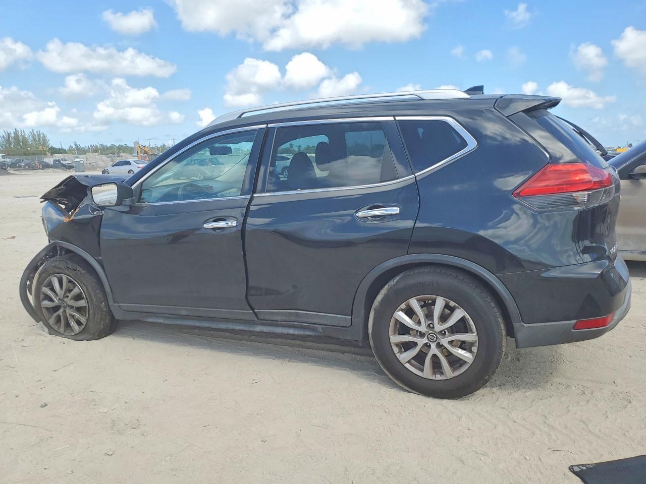 2017 NISSAN ROGUE