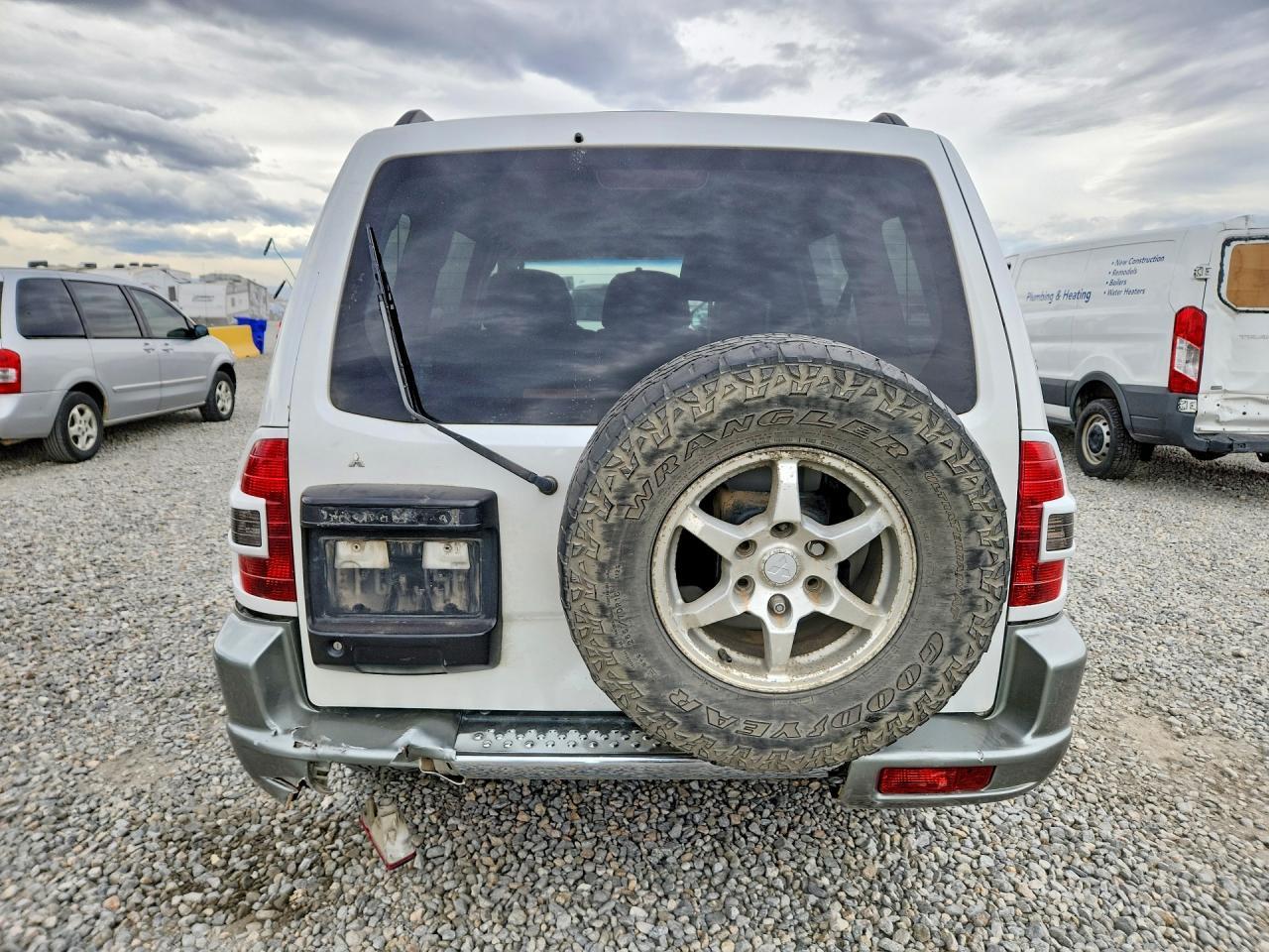 2002 MITSUBISHI Montero