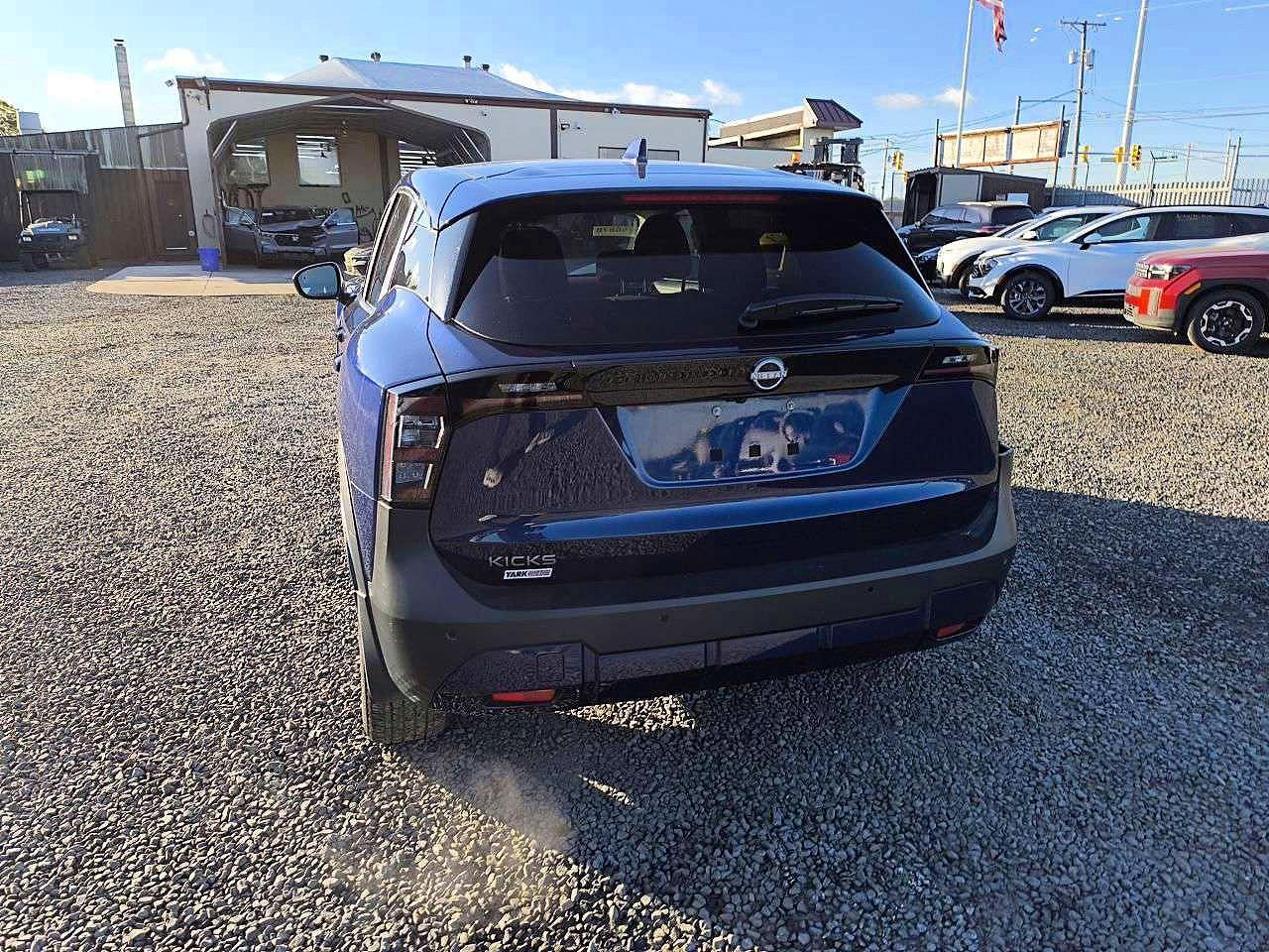 2025 NISSAN KICKS