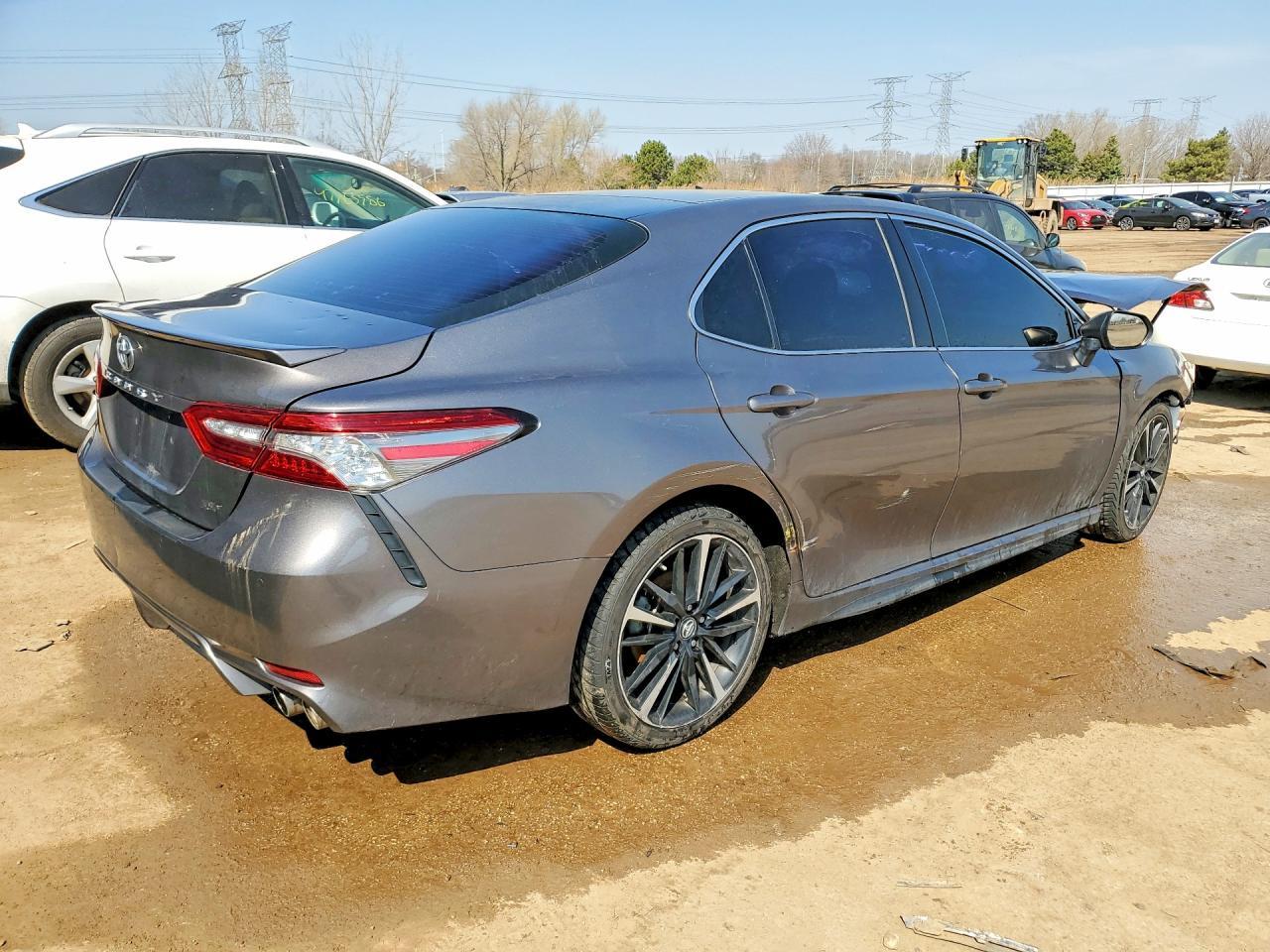 2018 TOYOTA CAMRY