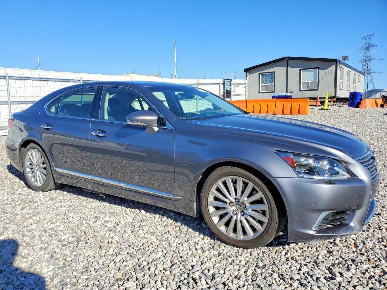2015 LEXUS LS 460