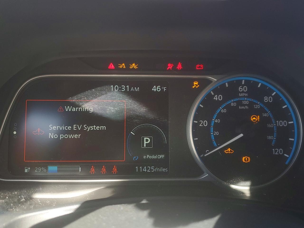 2023 NISSAN LEAF