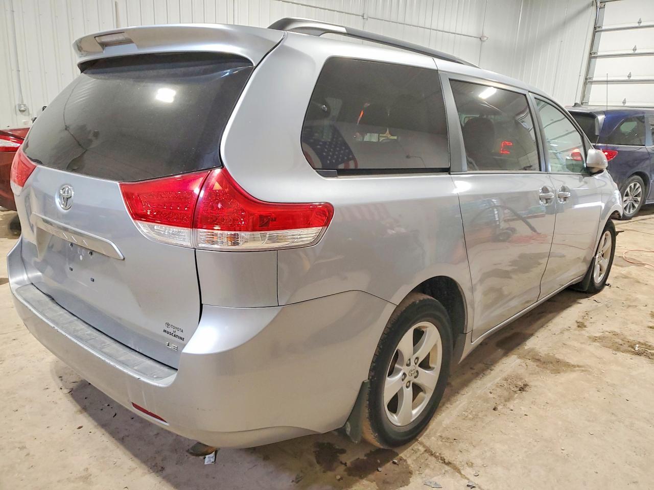 2014 TOYOTA SIENNA