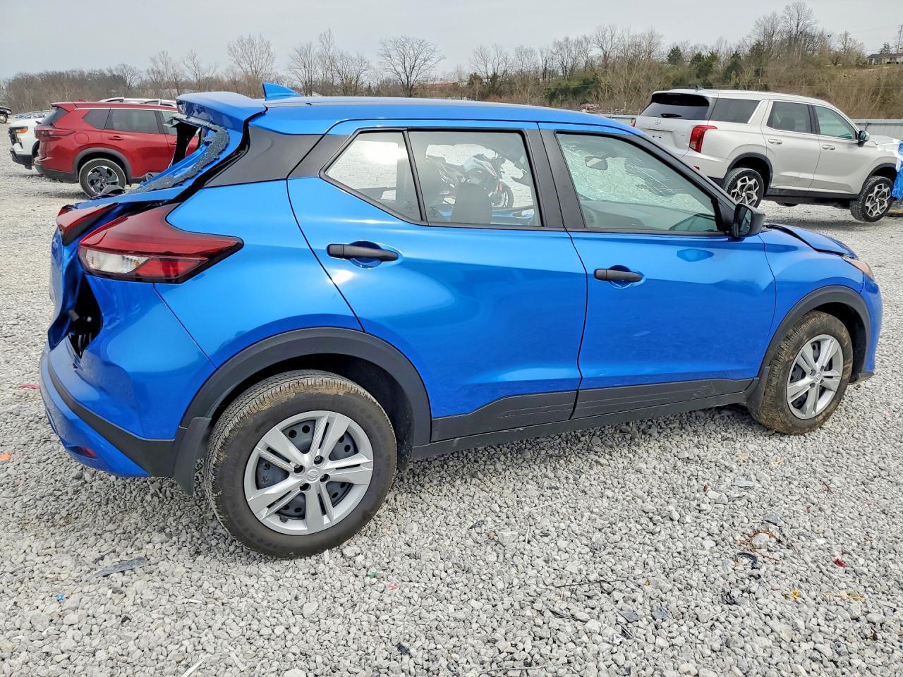 2025 NISSAN KICKS