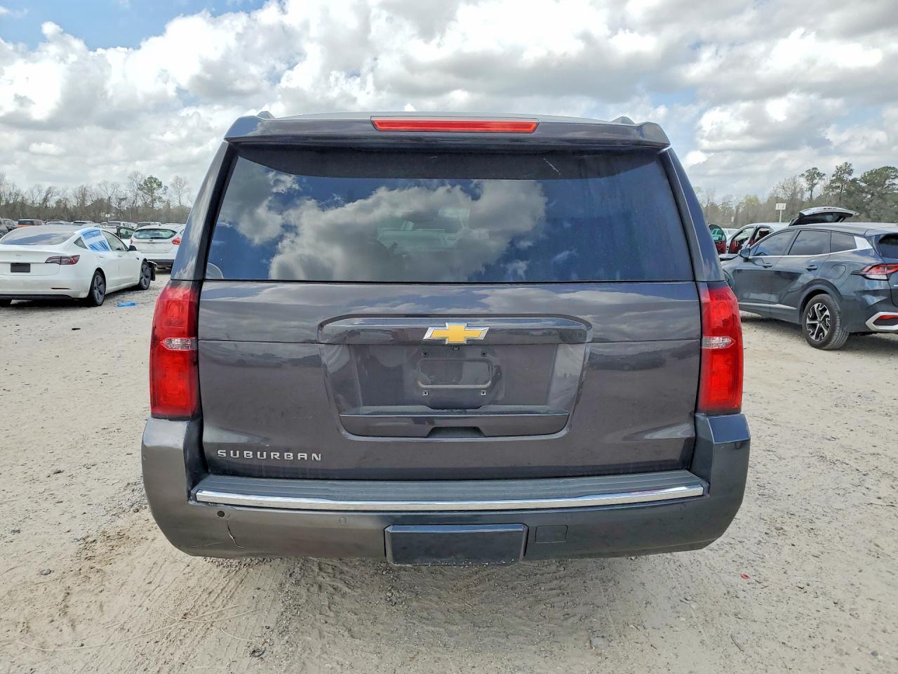 2016 CHEVROLET Suburban