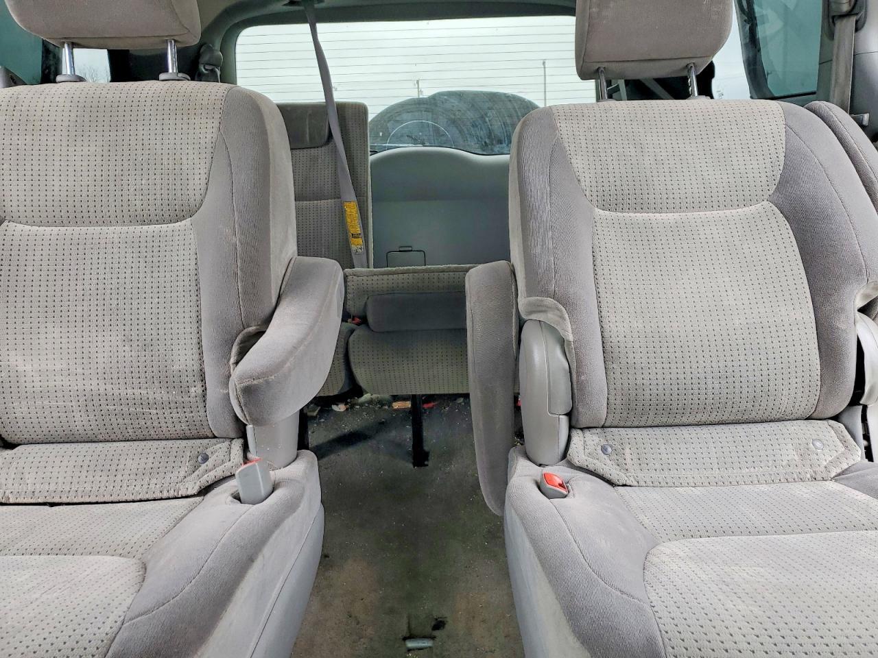 2009 TOYOTA SIENNA