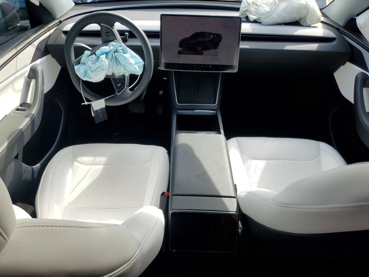 2026 TESLA MODEL Y