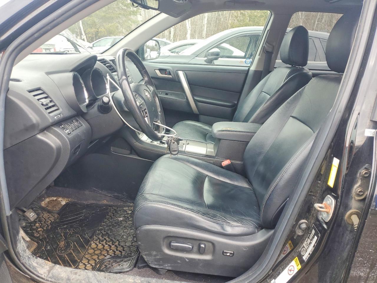 2011 TOYOTA HIGHLANDER
