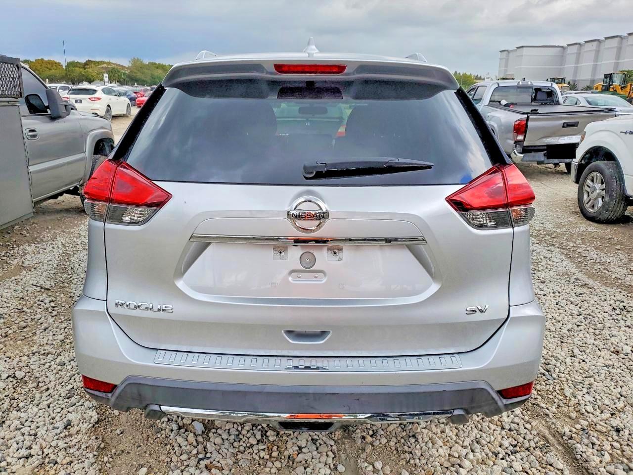 2017 NISSAN ROGUE
