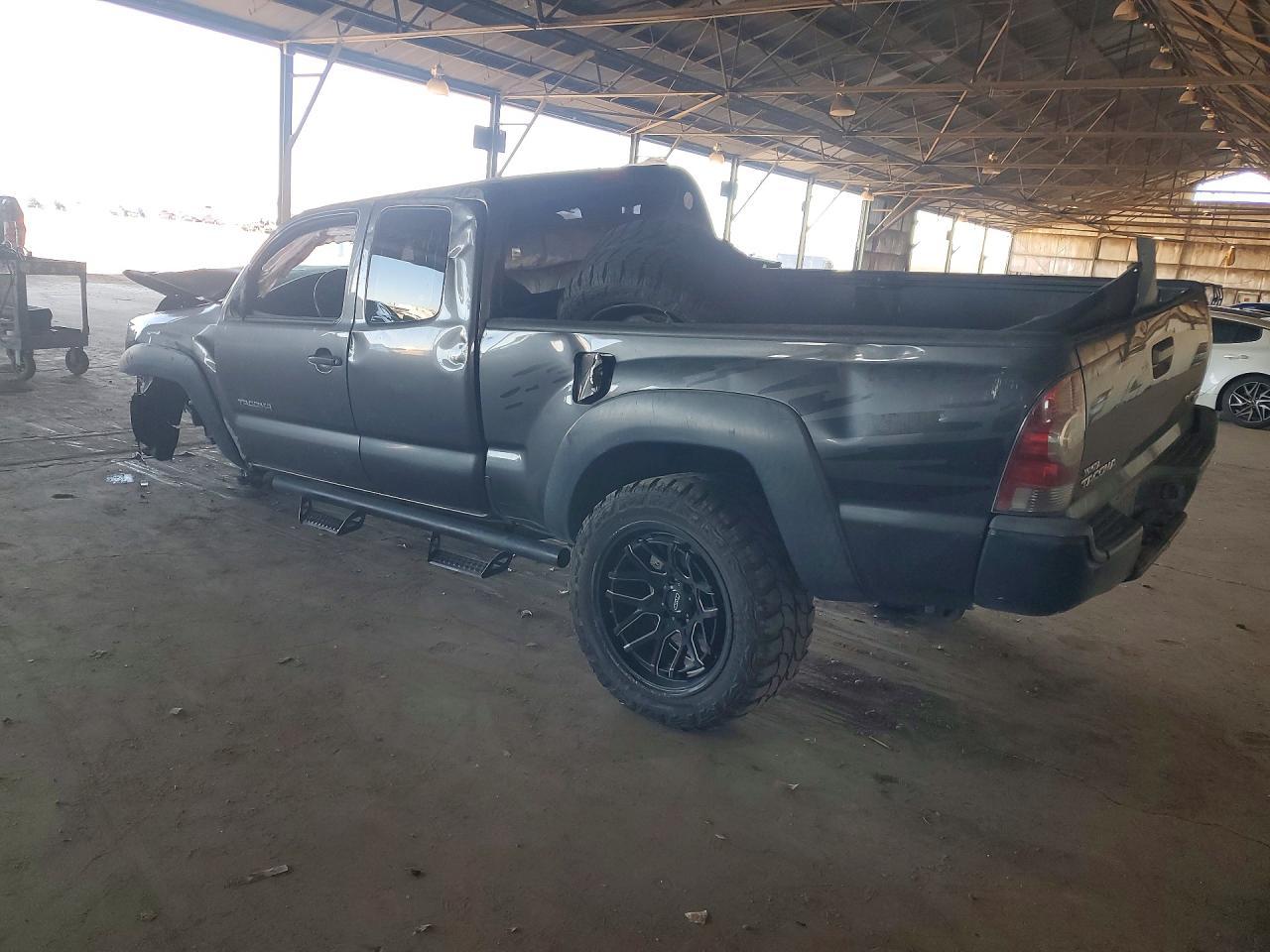 2011 TOYOTA TACOMA