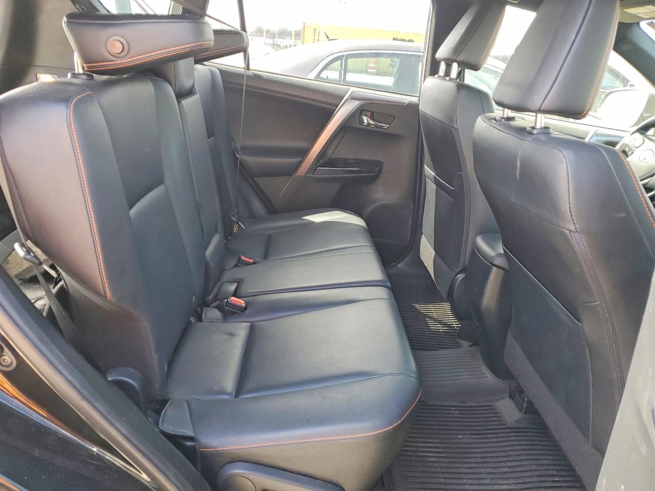 2016 TOYOTA RAV4
