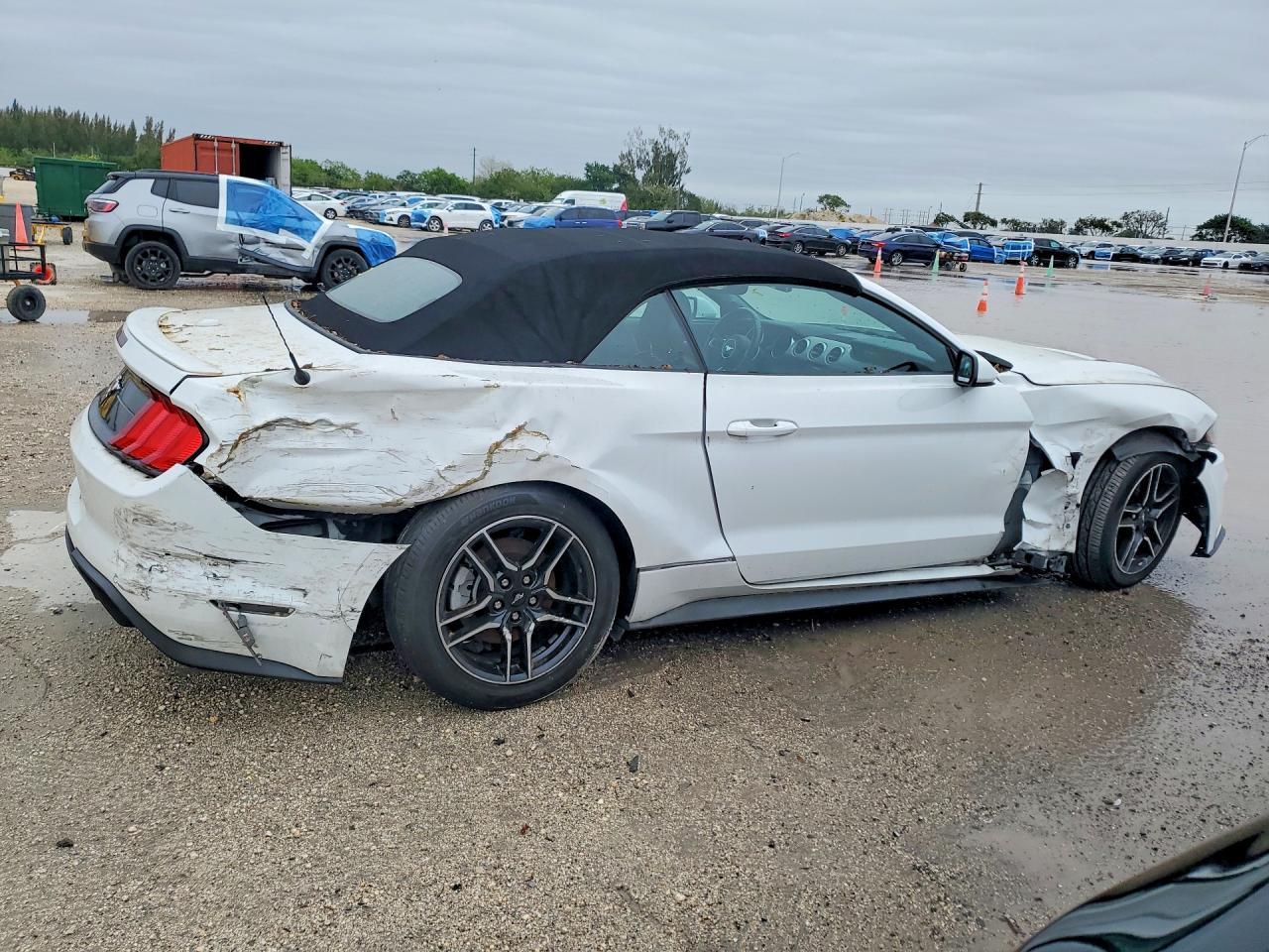 2022 FORD MUSTANG