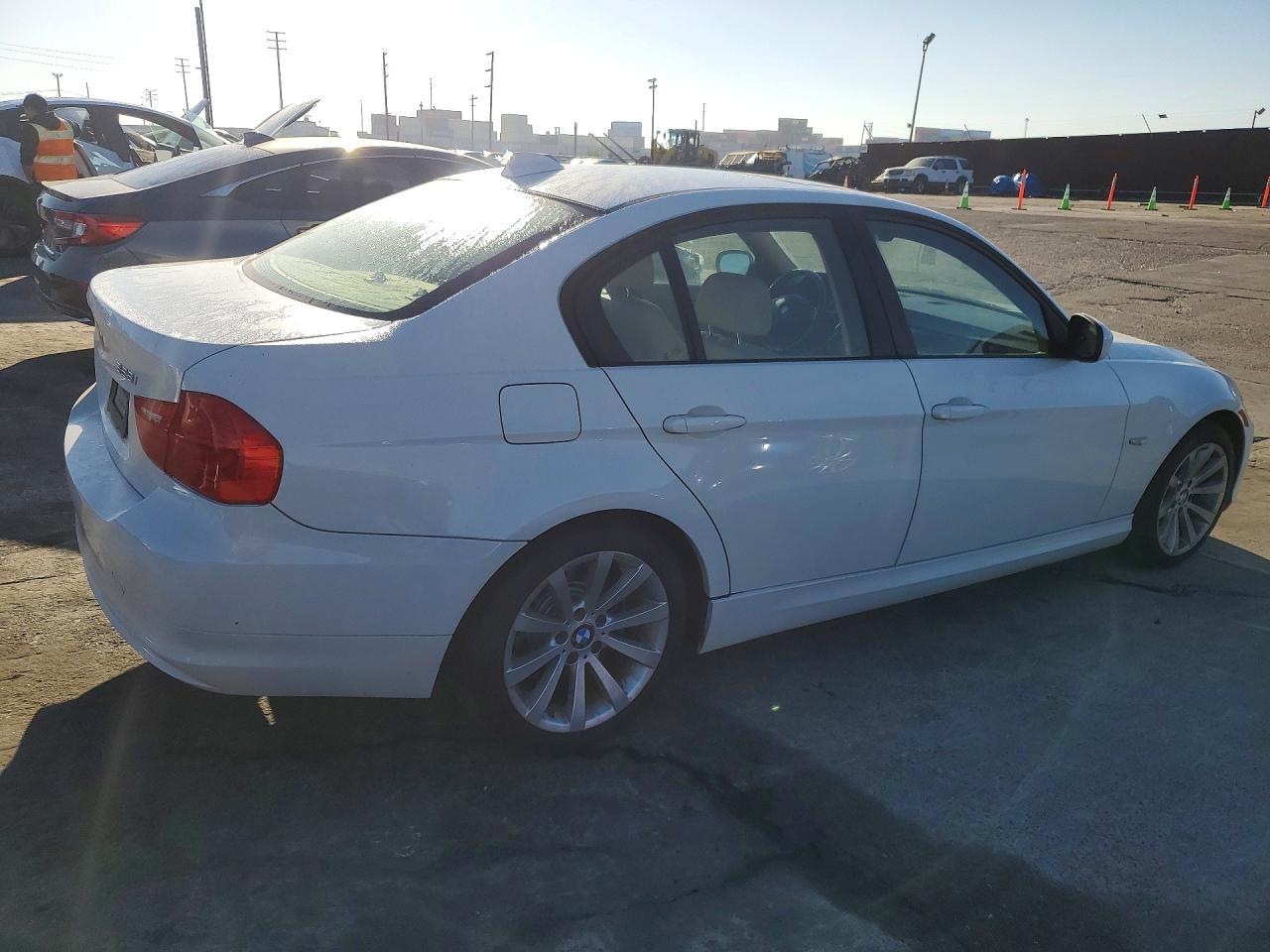 2011 BMW 3 SERIES