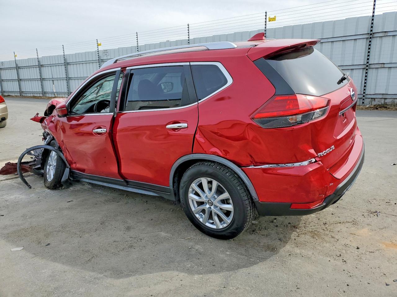 2017 NISSAN ROGUE