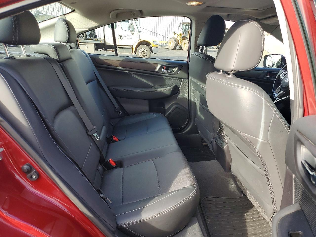 2015 SUBARU Legacy