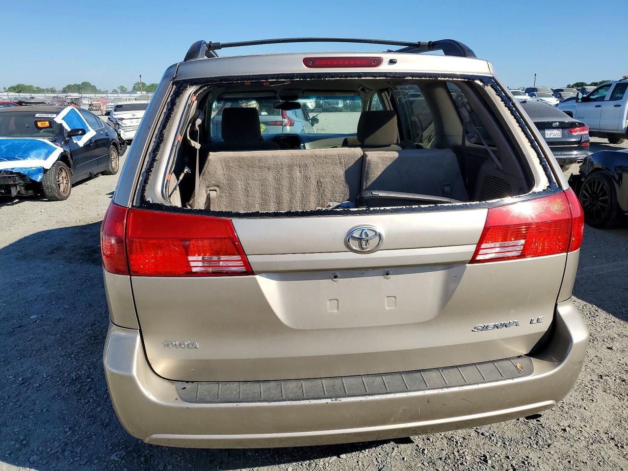 2004 TOYOTA SIENNA