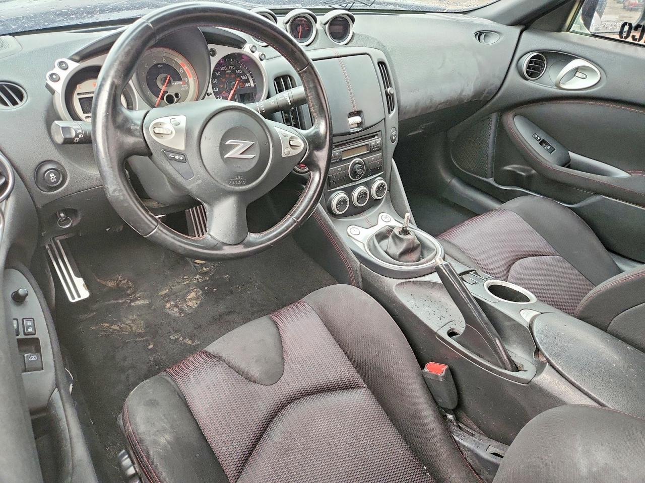 2011 NISSAN 370Z
