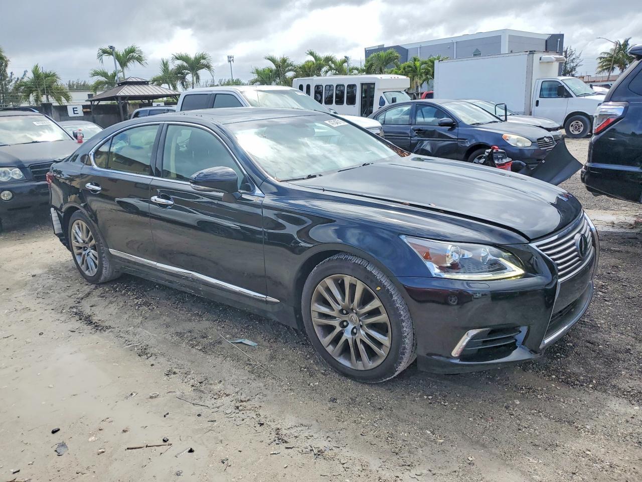2017 LEXUS LS 460
