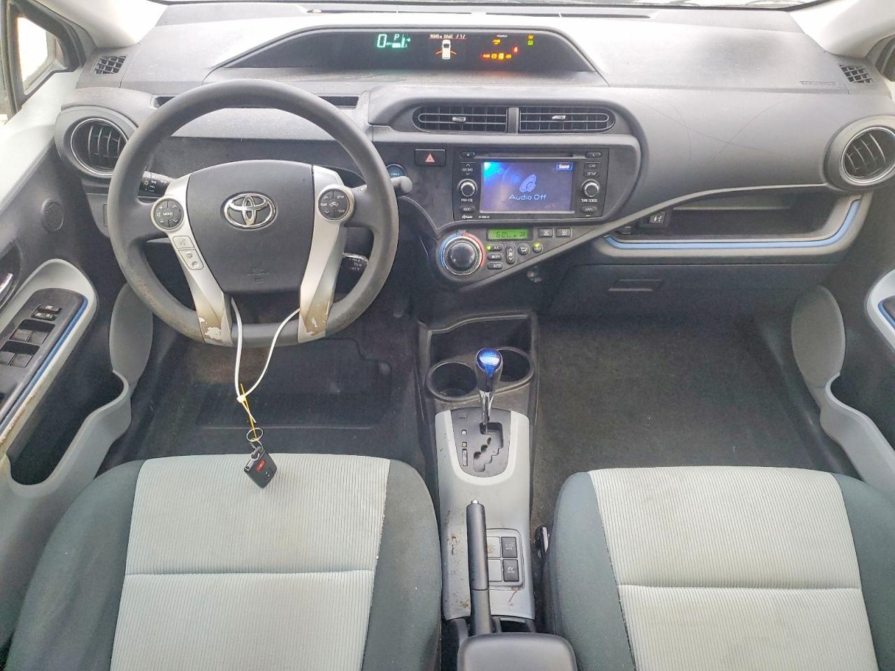 2013 TOYOTA Prius c