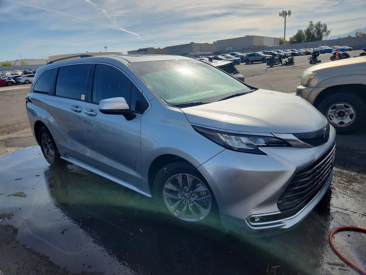 2023 TOYOTA SIENNA