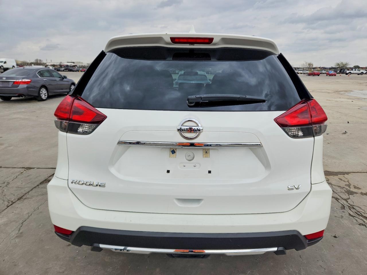 2017 NISSAN ROGUE