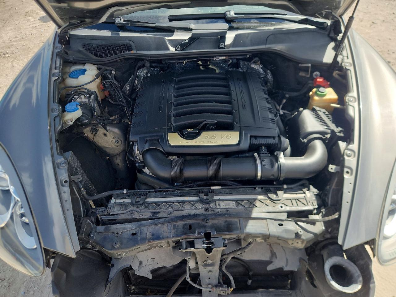 2014 PORSCHE CAYENNE