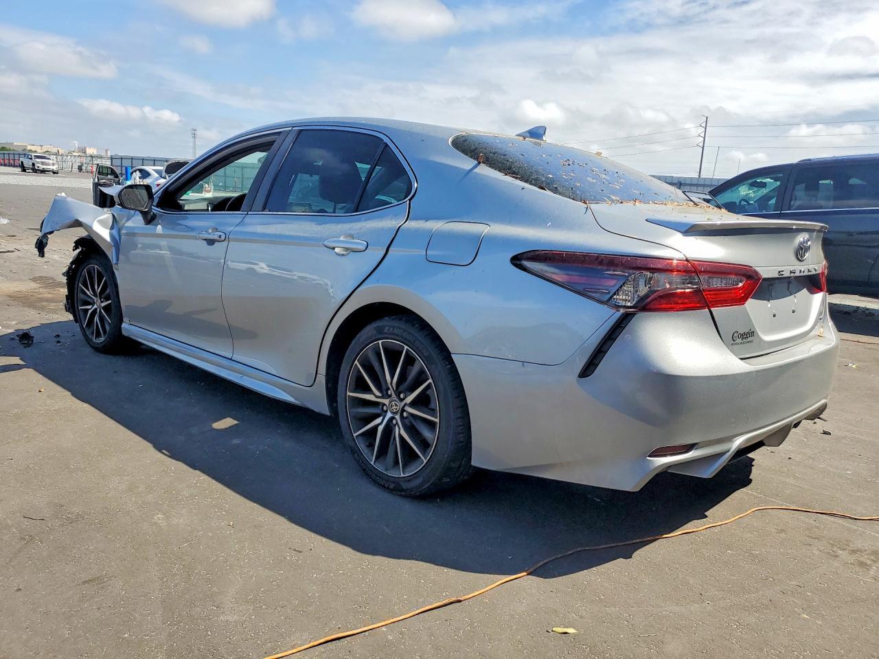 2021 Toyt Camry