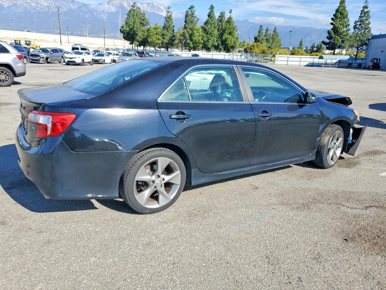 2014 TOYOTA CAMRY