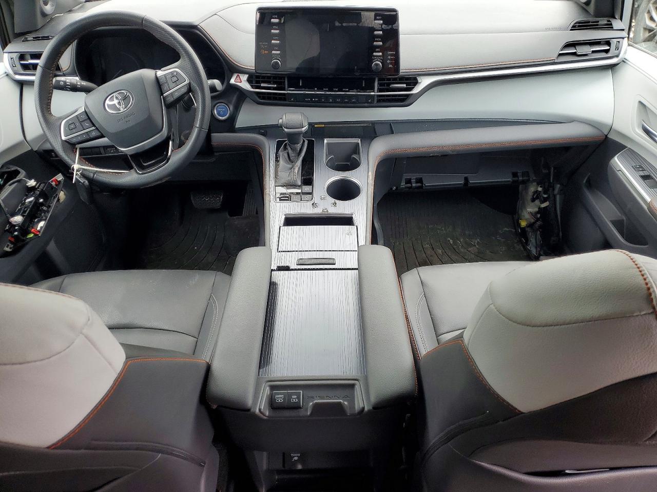 2021 TOYOTA SIENNA