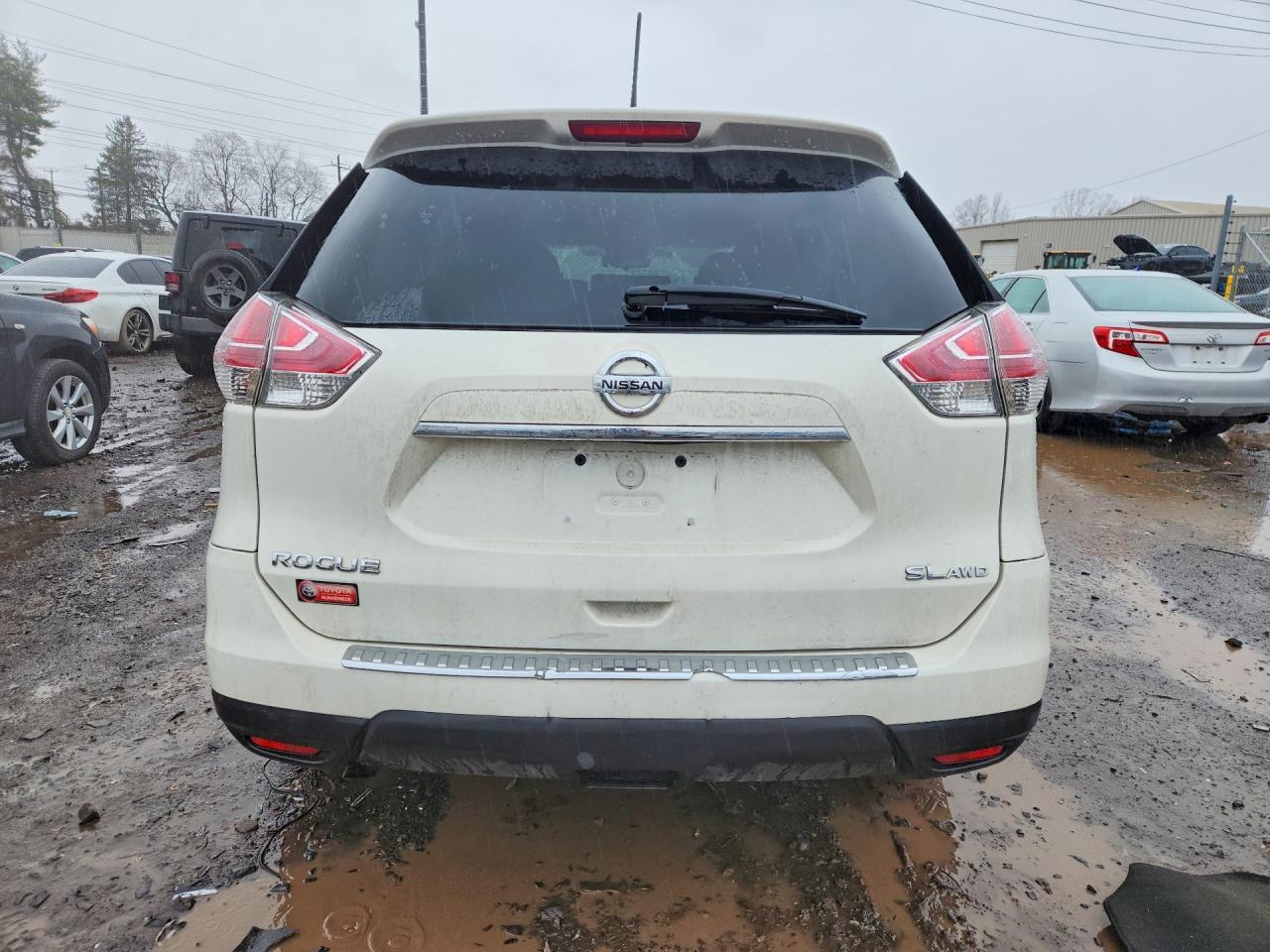 2016 NISSAN ROGUE