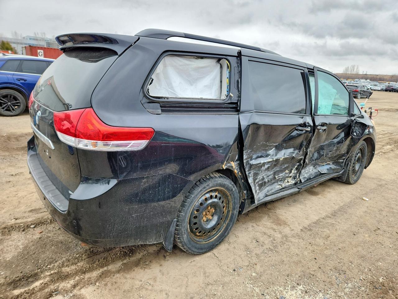 2014 TOYOTA SIENNA