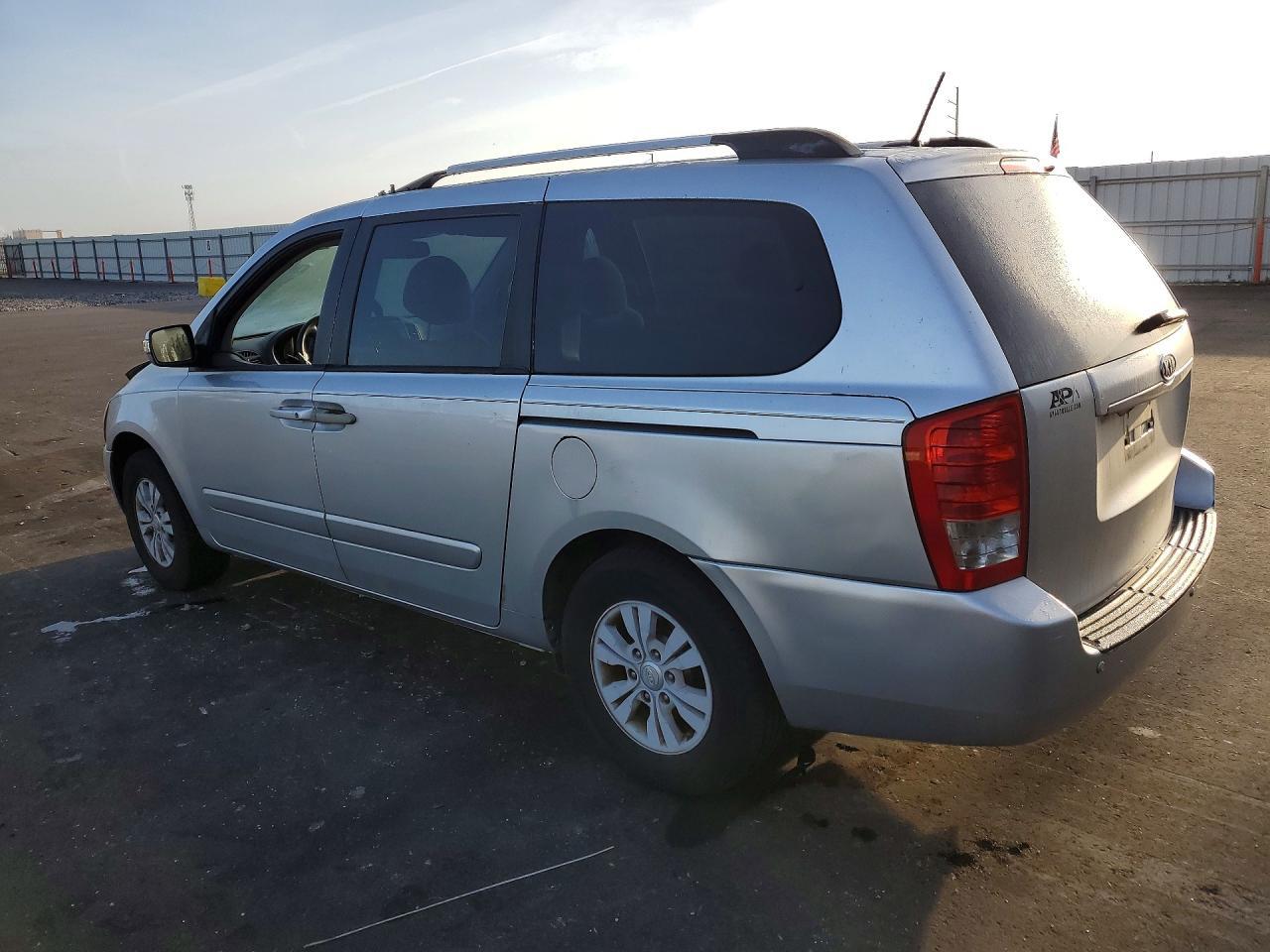 2012 KIA SEDONA
