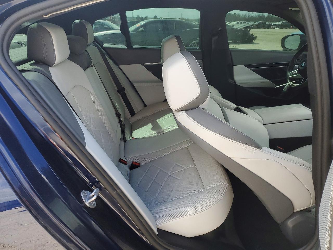 2026 BMW i5