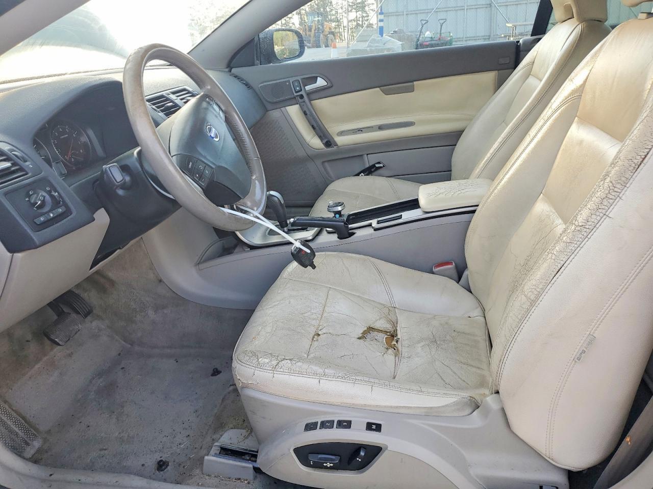 2010 VOLVO C70