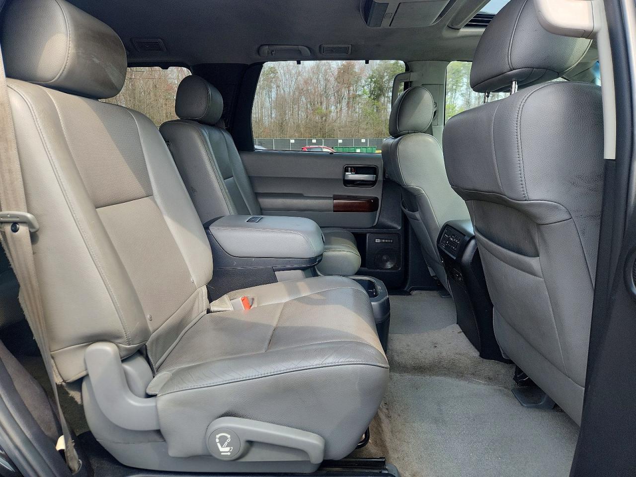 2011 TOYOTA Sequoia