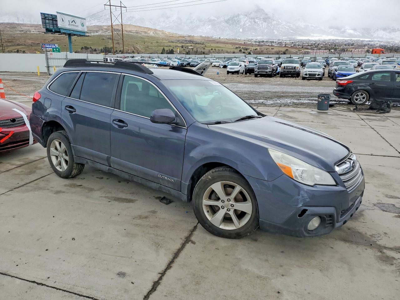 2014 SUBARU Outback